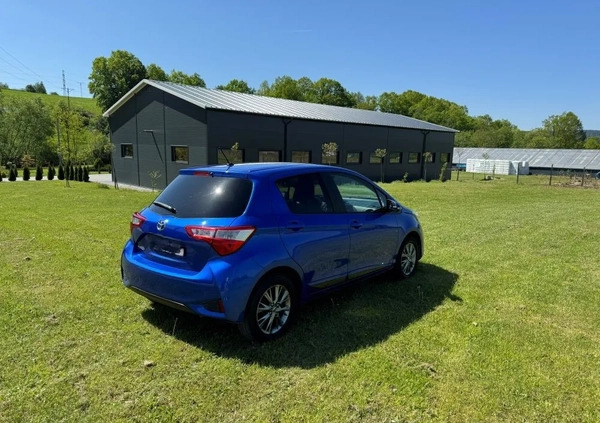 Toyota Yaris cena 51700 przebieg: 57000, rok produkcji 2017 z Jarosław małe 56
